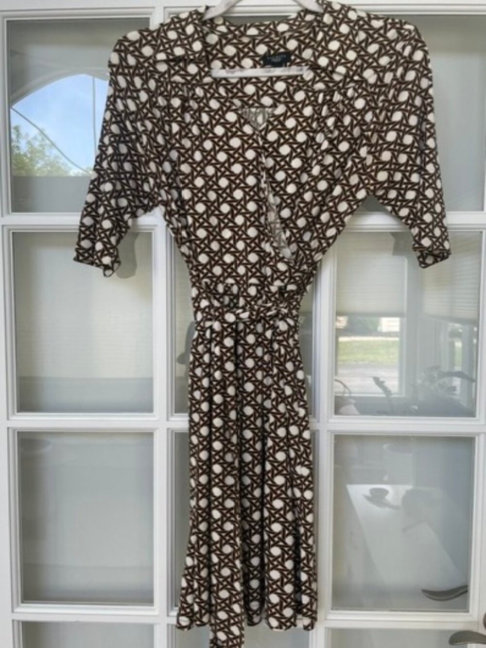 FLATTERING Talbots Faux Wrap Easy Travel Brown, White, Gold Dress 10P